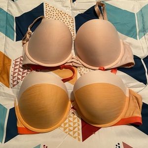 Lot of 2 Victoria’s Secret Push Up Bras 38D